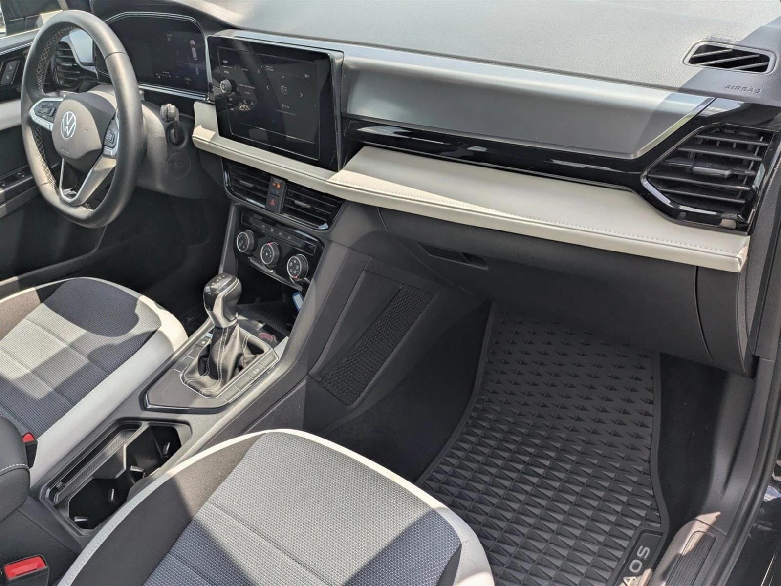 2025 Volkswagen Taos S - Photo 20