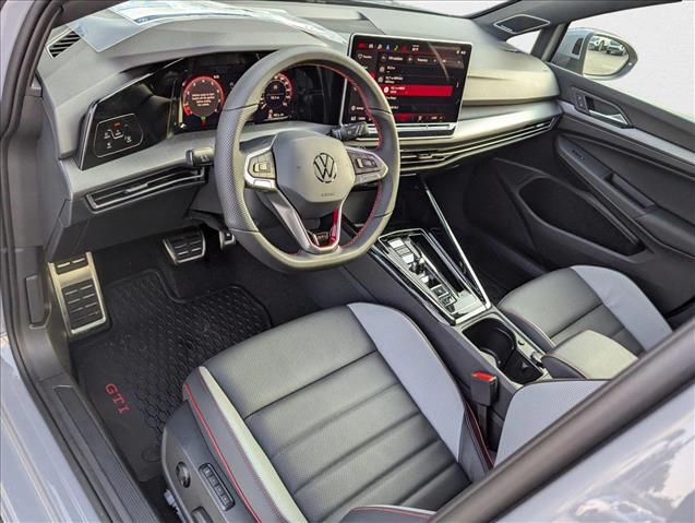 2025 Volkswagen Golf GTI SE photo 3