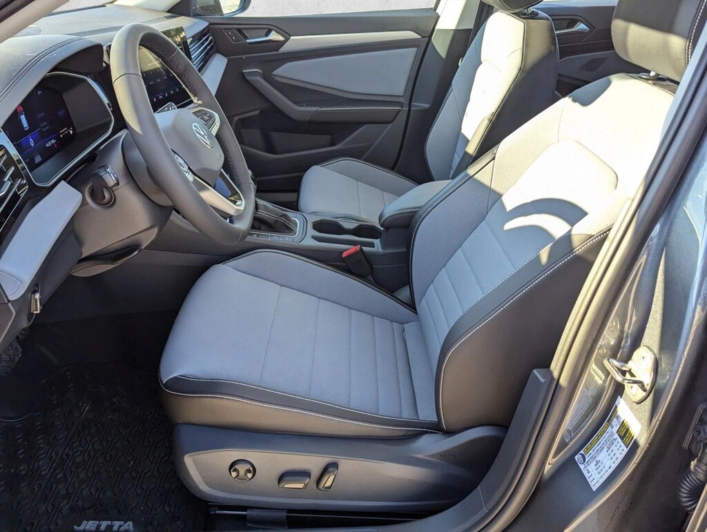 New 2026 Volkswagen Jetta SE 4dr Car