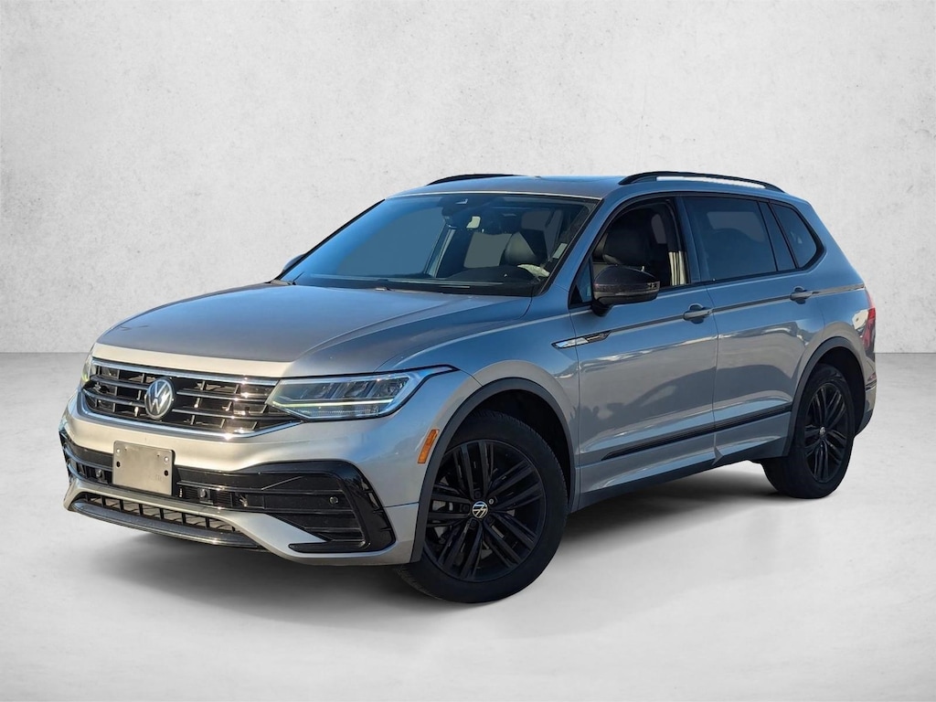 Used 2022 Volkswagen Tiguan SE R-Line Black Sport Utility