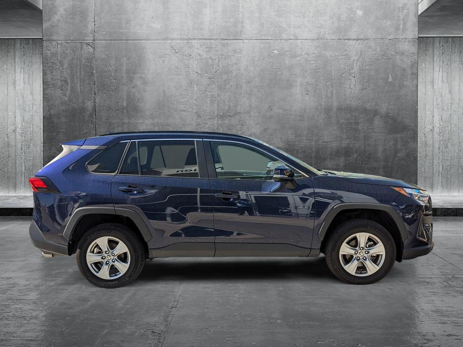 2024 Toyota RAV4 XLE photo 4
