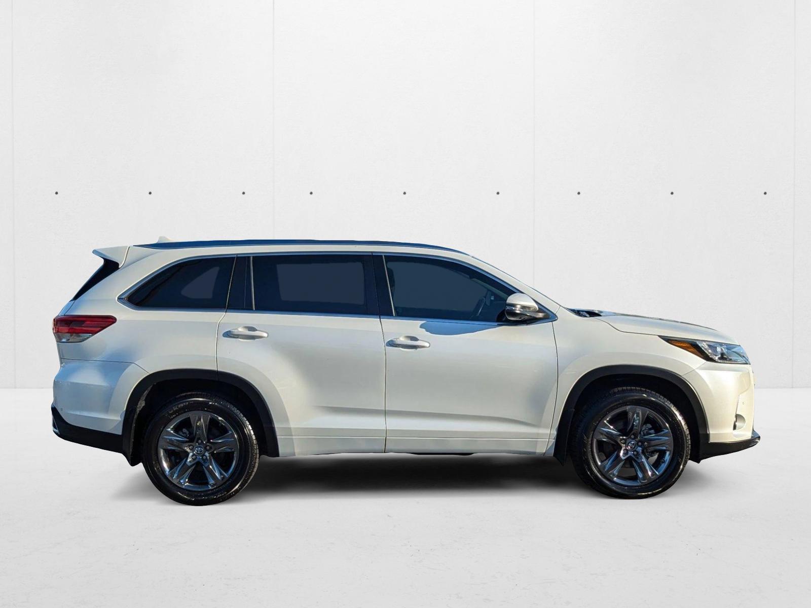 Image of Used 2019 Toyota Highlander Limited Platinum