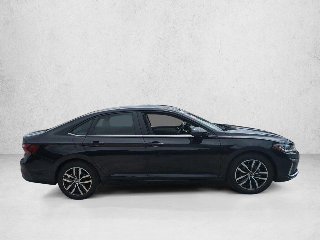 Used 2025 Volkswagen Jetta SE 4dr Car