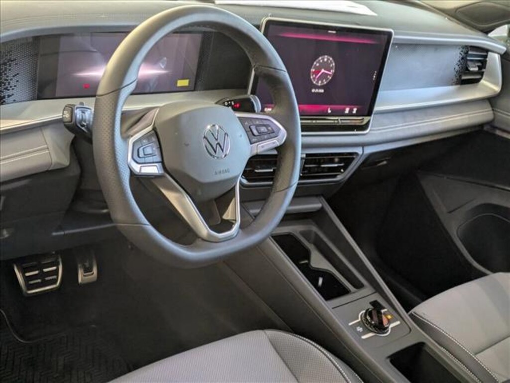 New 2026 Volkswagen Tiguan SE R-Line Black Sport Utility