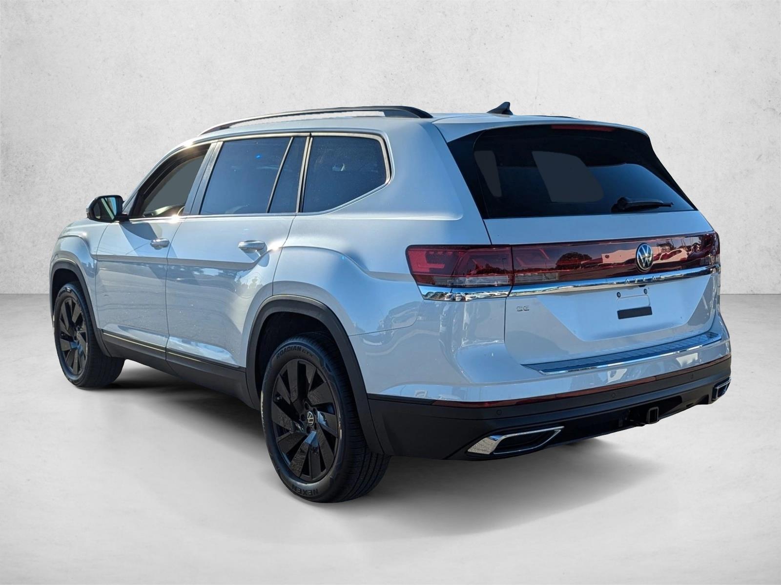 2026 Volkswagen Atlas SE w/Tech - Photo 8