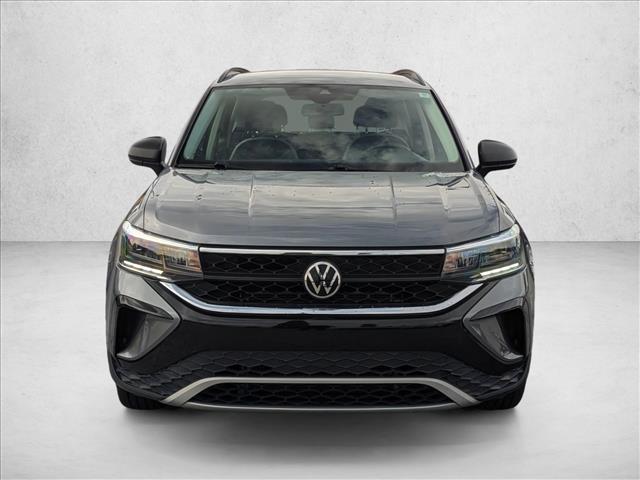 2022 Volkswagen Taos S photo 2