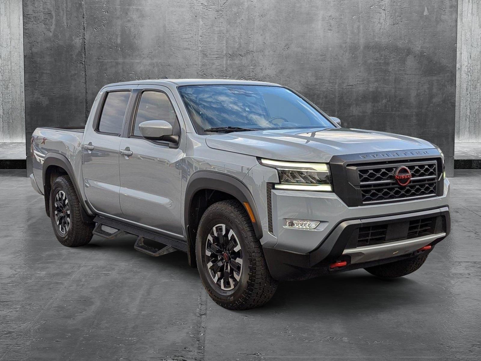 2024 Nissan Frontier PRO-X Crew Cab photo 3