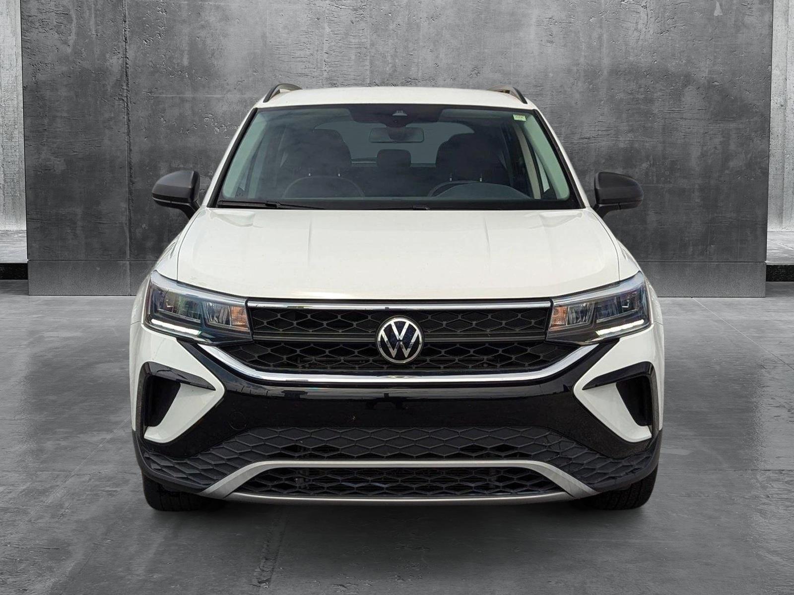 2022 Volkswagen Taos S photo 2