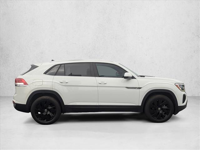 2025 Volkswagen Atlas Cross Sport SE Technology photo 3