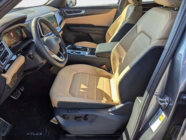 2025 Volkswagen Atlas Cross Sport SEL R-Line photo 4