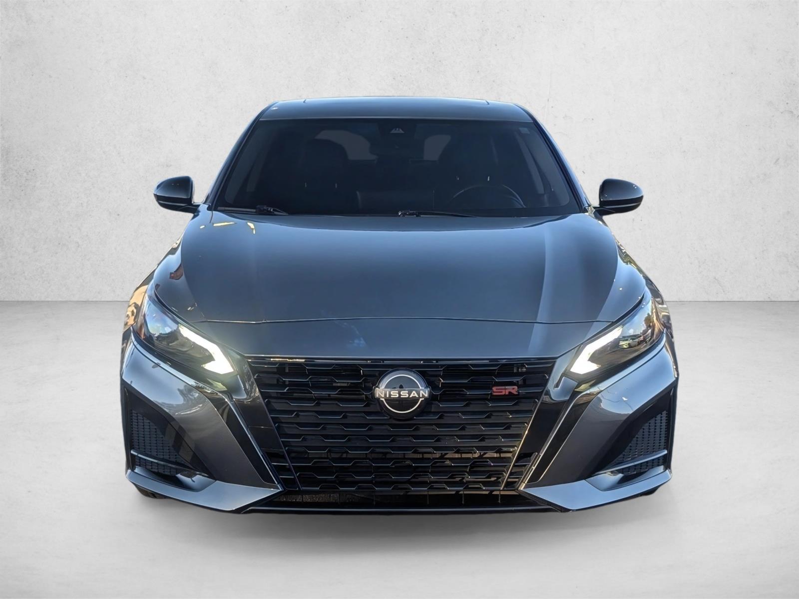 2024 Nissan Altima 2.5 SR photo 2