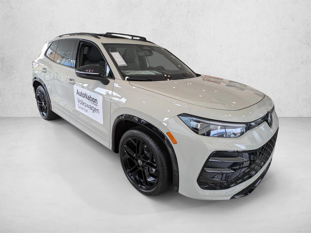 New 2026 Volkswagen Tiguan SE R-Line Black Sport Utility