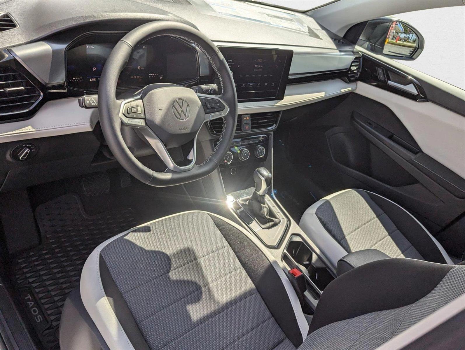 2025 Volkswagen Taos S photo 3