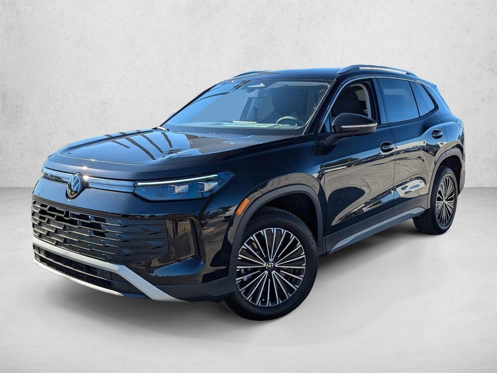 2026 Volkswagen Tiguan S's photo