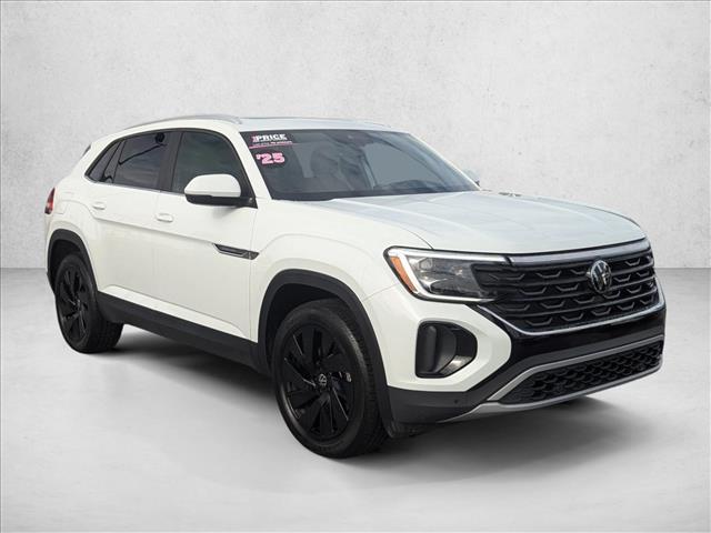 2025 Volkswagen Atlas Cross Sport SE Technology photo 3
