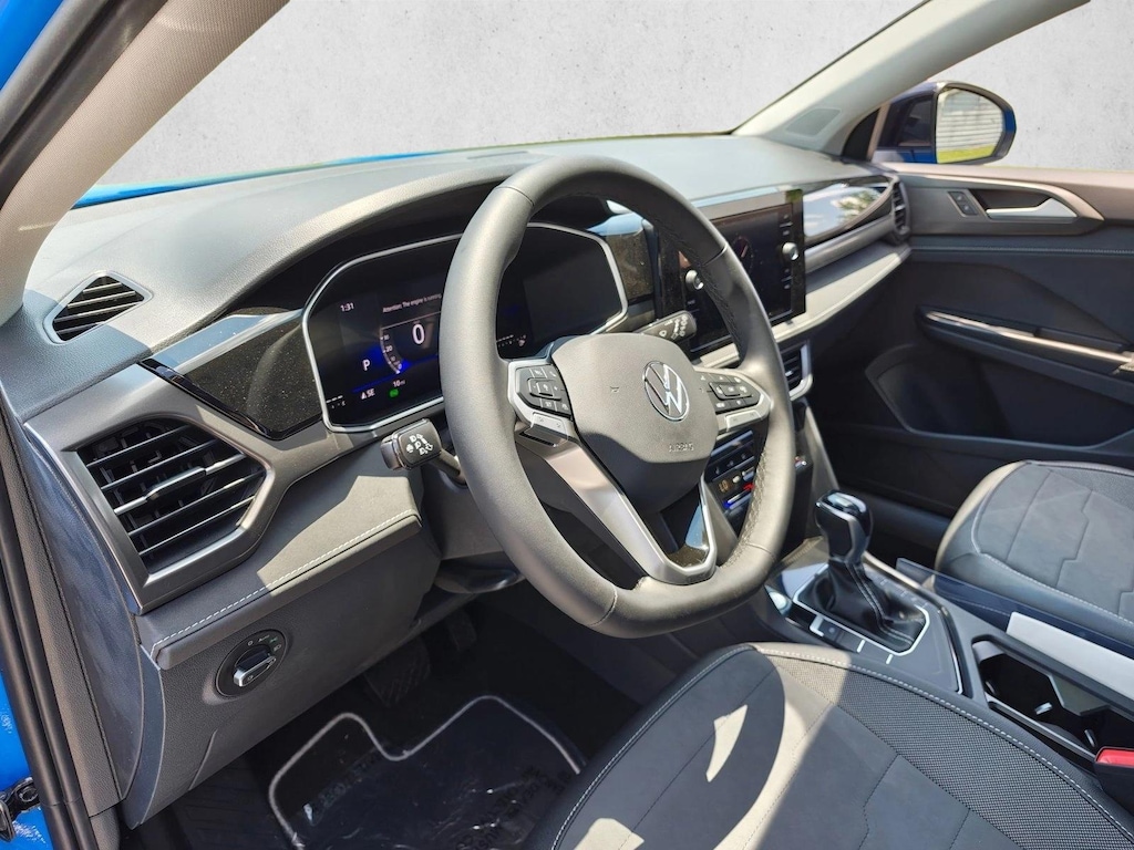 New 2026 Volkswagen Taos SE Black Sport Utility
