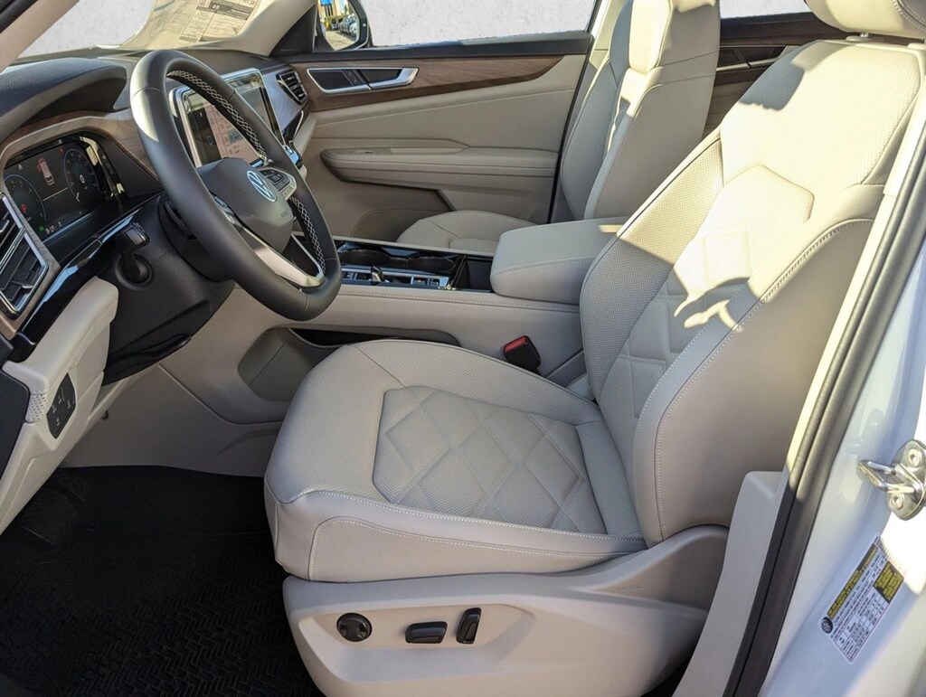 New 2026 Volkswagen Atlas 2.0T SE w/Technology Sport Utility