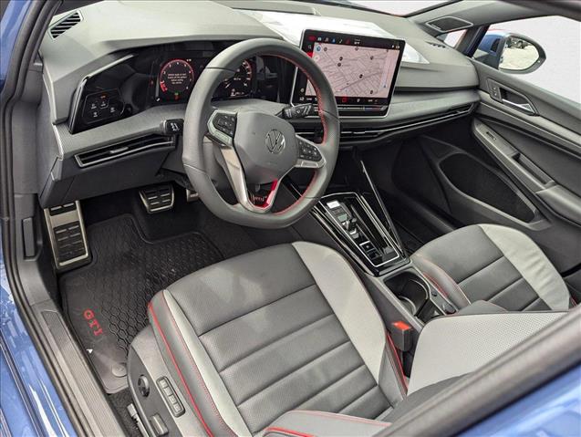 2025 Volkswagen Golf GTI SE photo 3