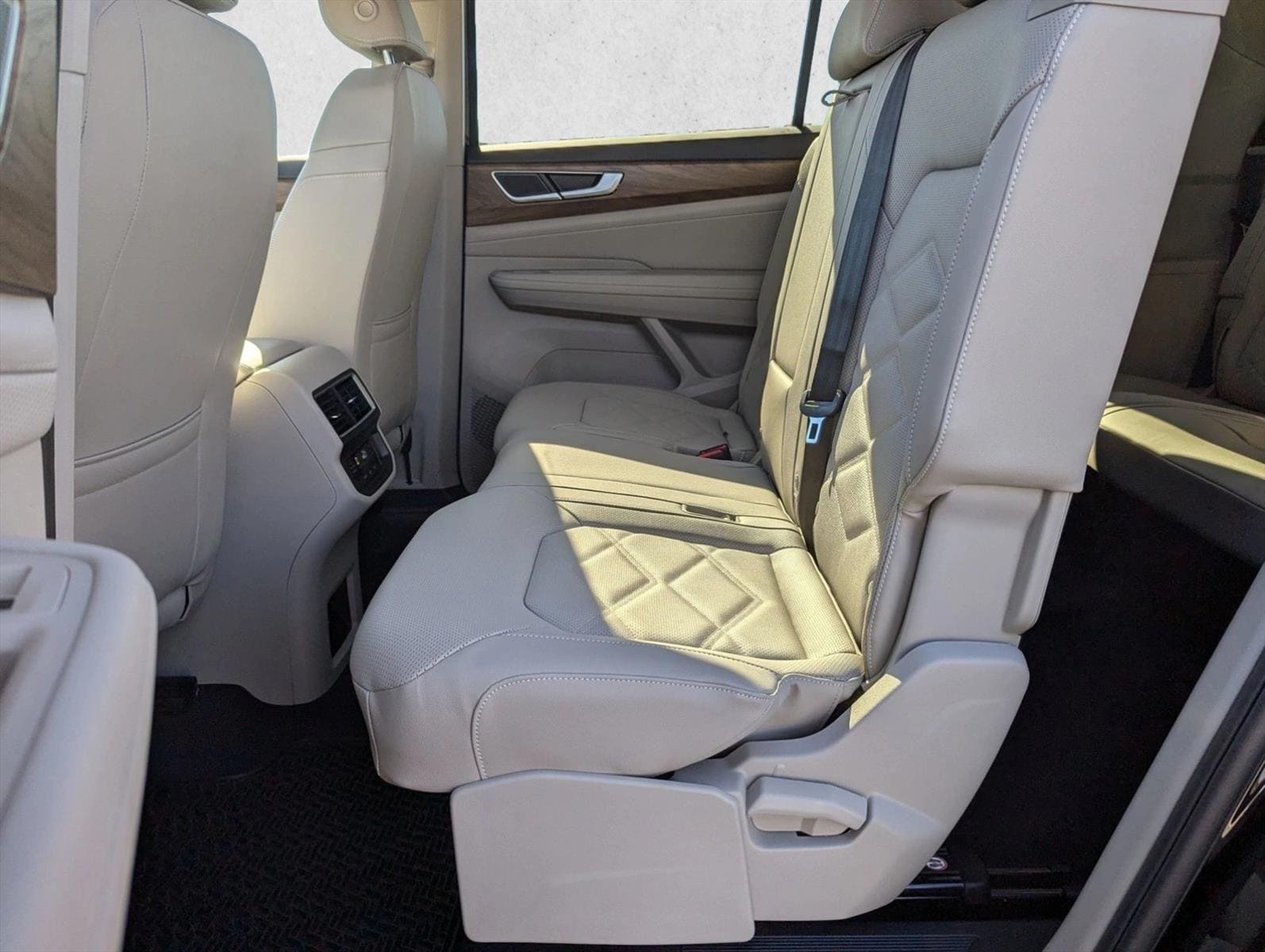 2026 Volkswagen Atlas SE - Photo 14