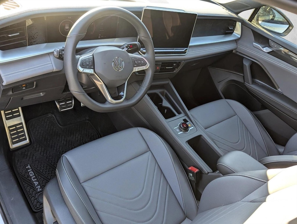 New 2026 Volkswagen Tiguan SE R-Line Black Sport Utility