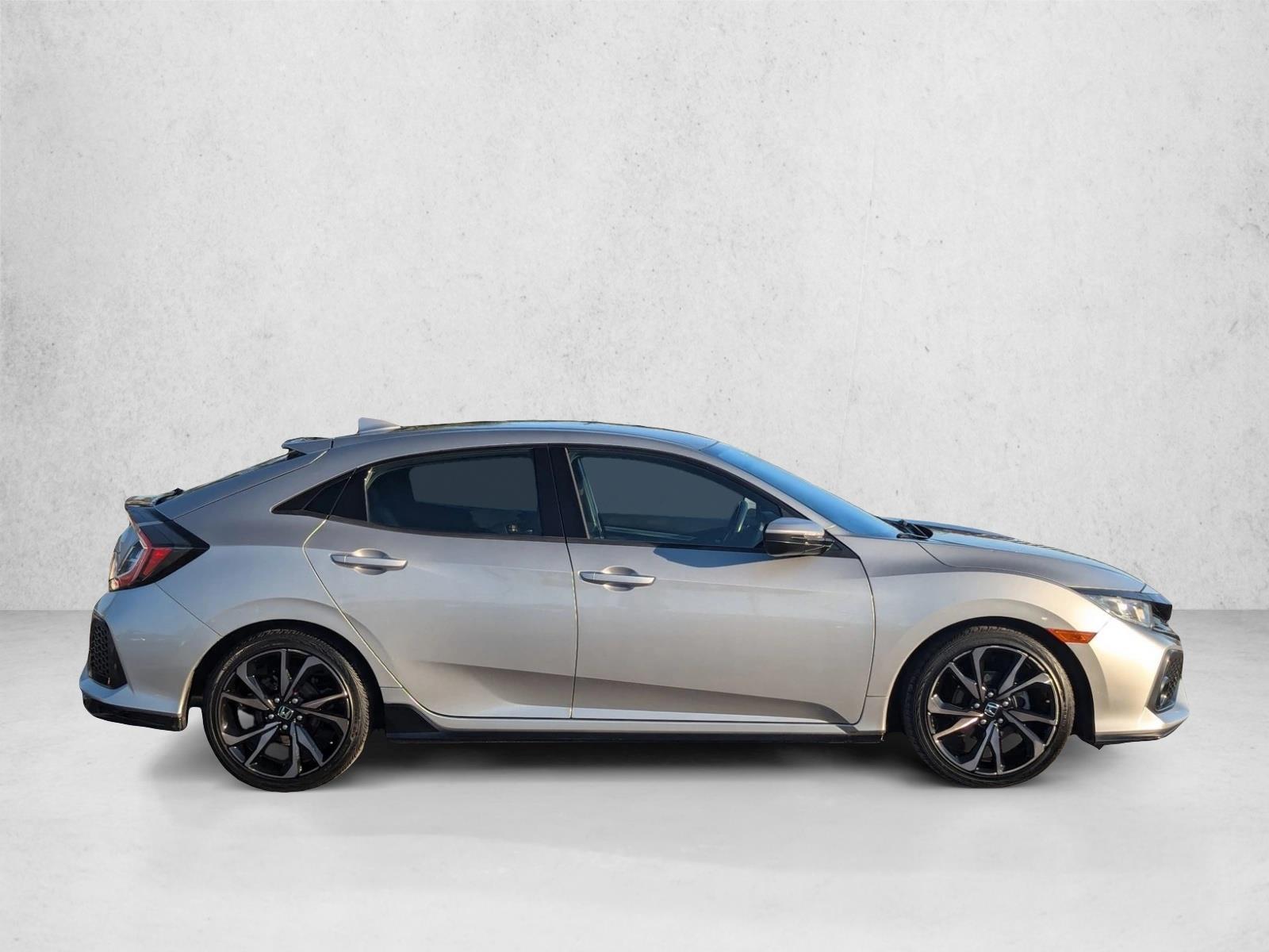 2018 Honda Civic Sport photo 4