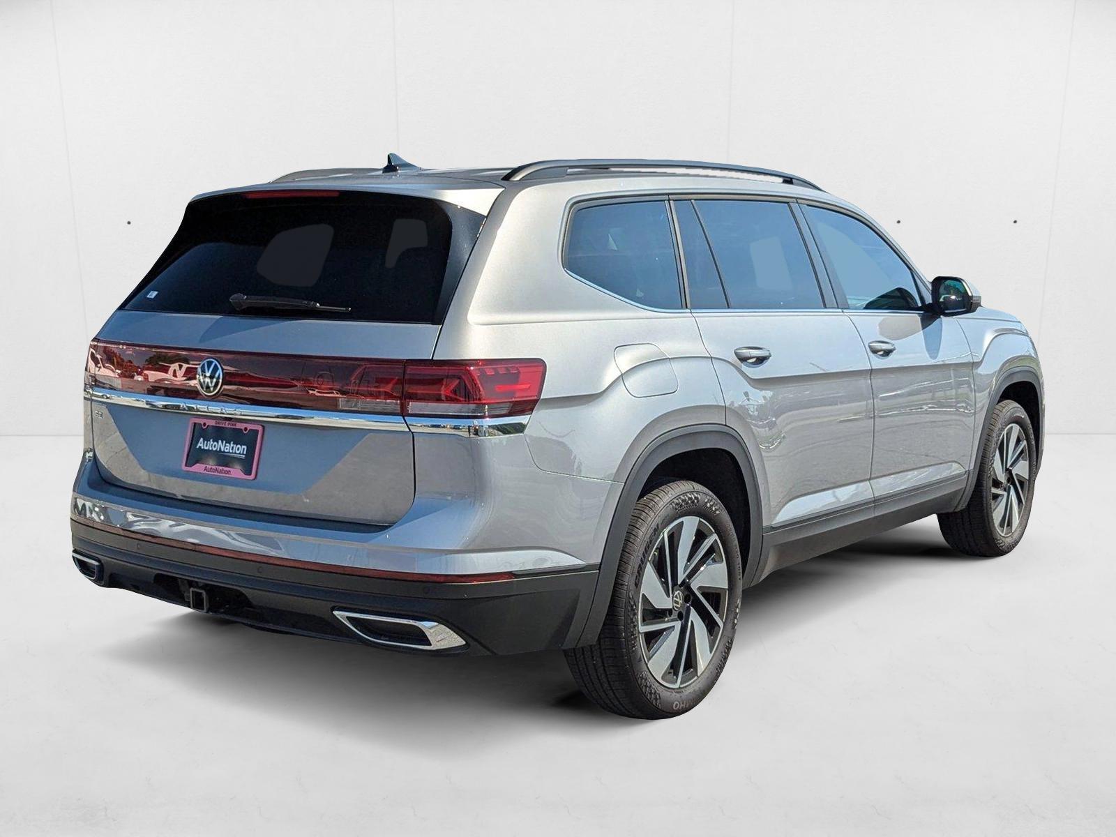 2025 Volkswagen Atlas SE Technology photo 2