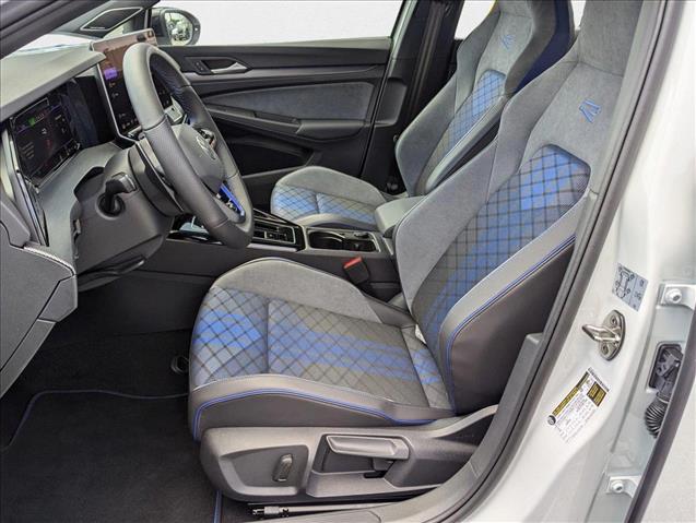 2025 Volkswagen Golf R 2.0 TSI photo 2