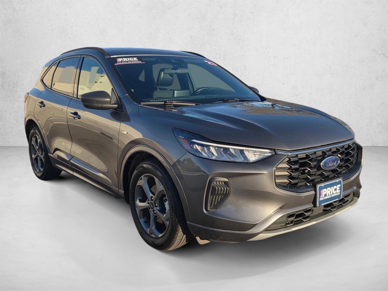 2023 Ford Escape ST-Line photo 3