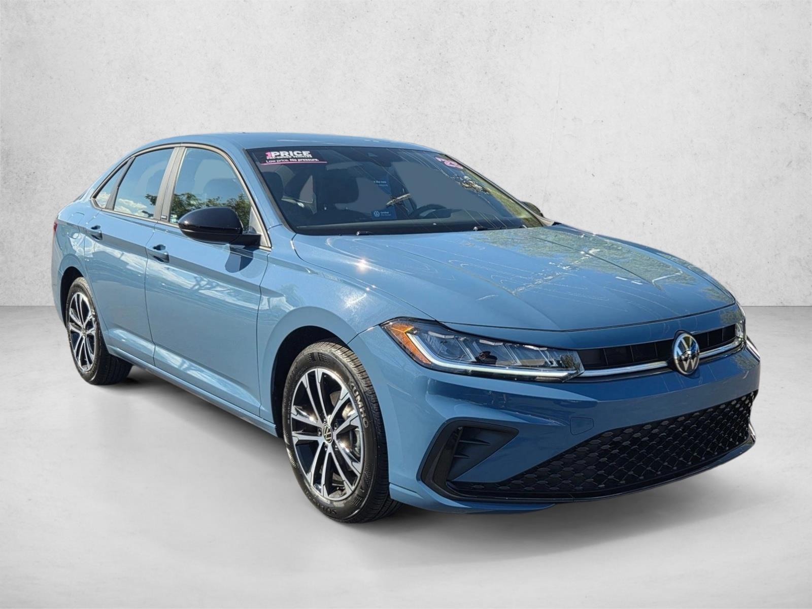2025 Volkswagen Jetta 1.5T Sport photo 3