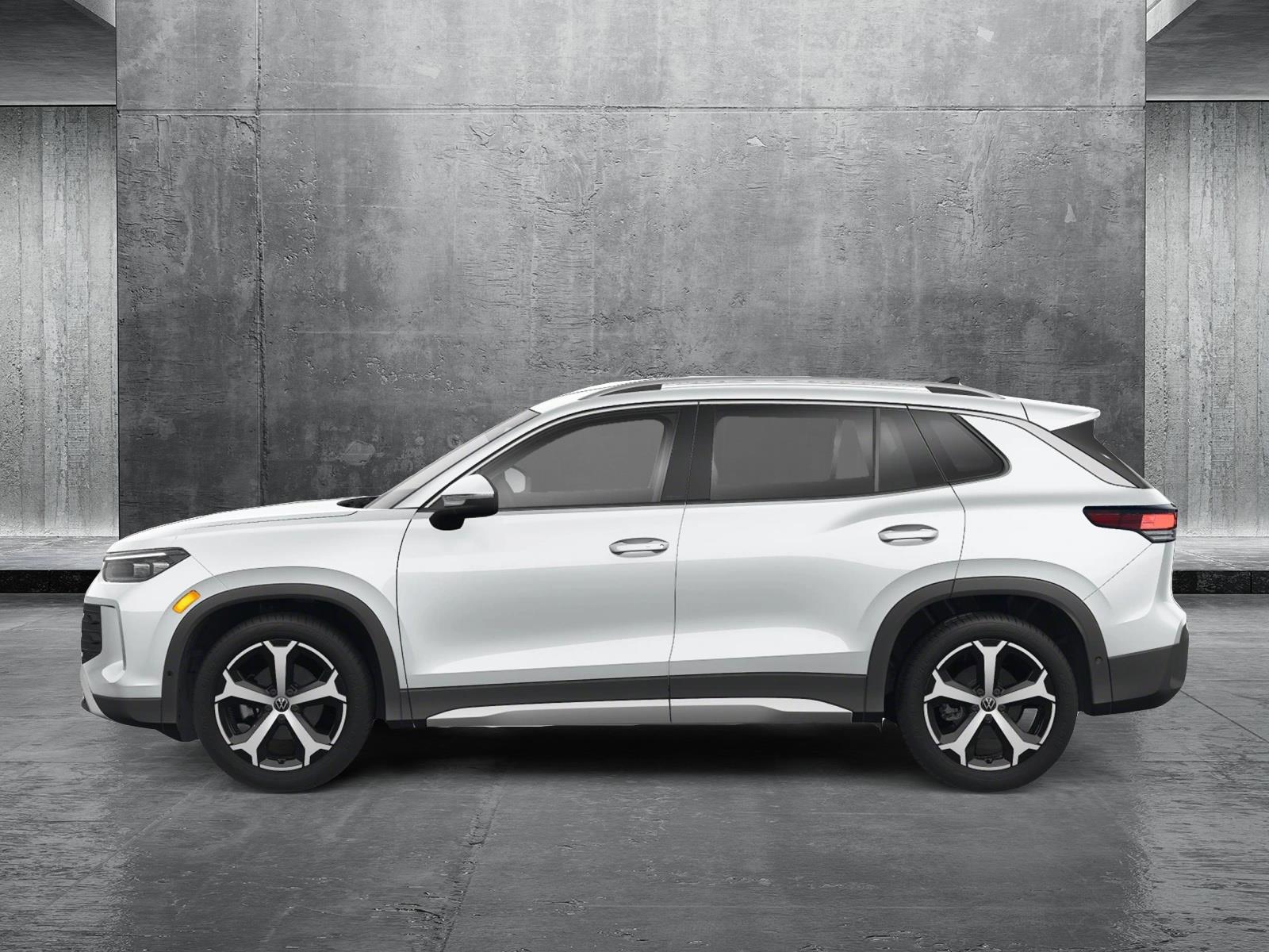 2025 Volkswagen Tiguan SE photo 2
