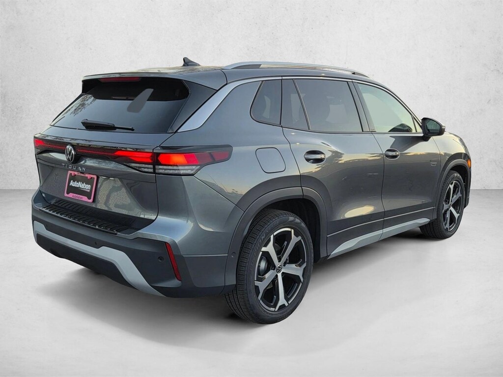New 2026 Volkswagen Tiguan 2.0T SE SUV