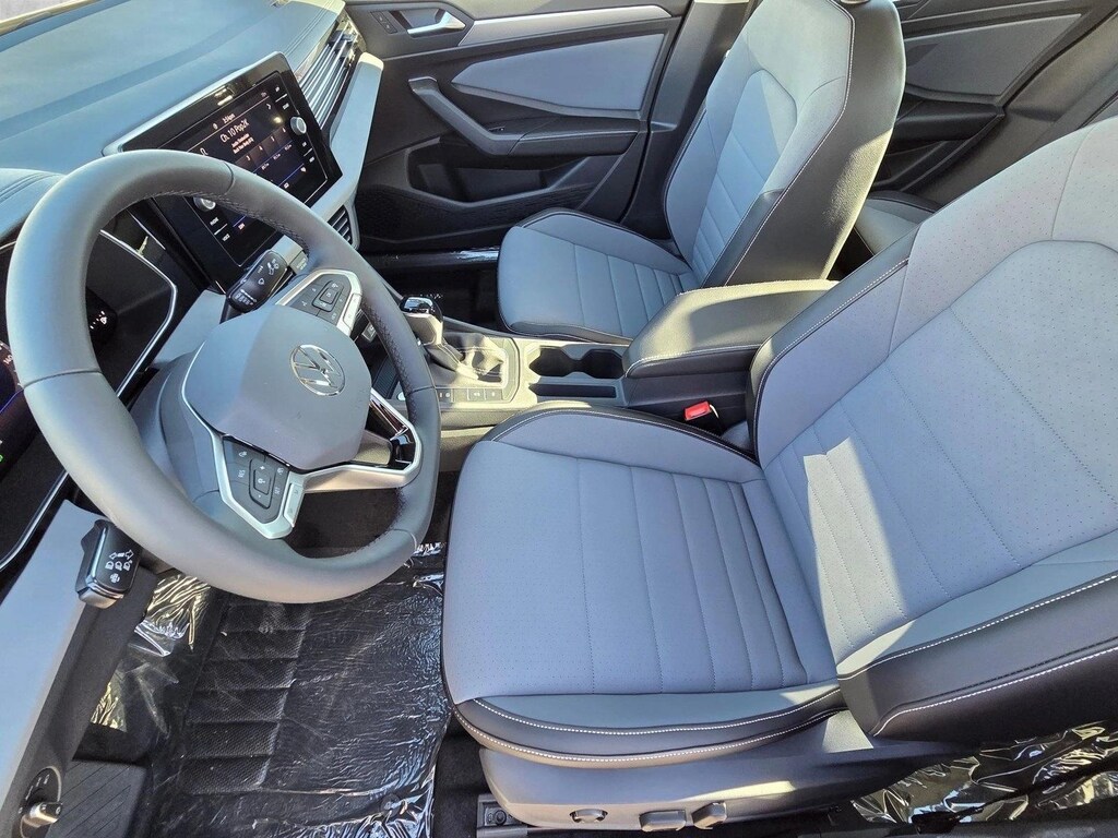 New 2026 Volkswagen Jetta 1.5T SE Sedan