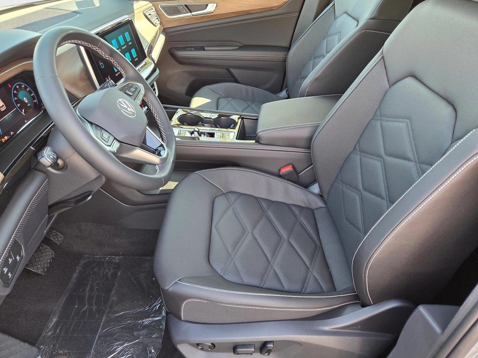 2026 Volkswagen Atlas SE w/Tech - Photo 4