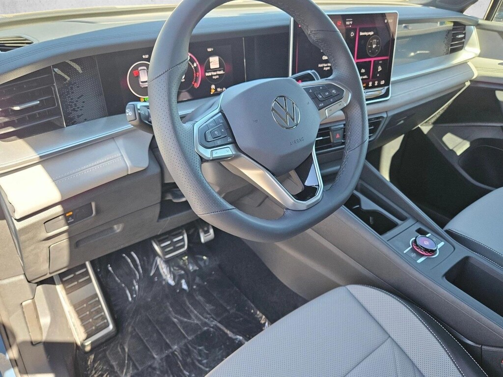 New 2026 Volkswagen Tiguan 2.0T SE R-Line Black SUV