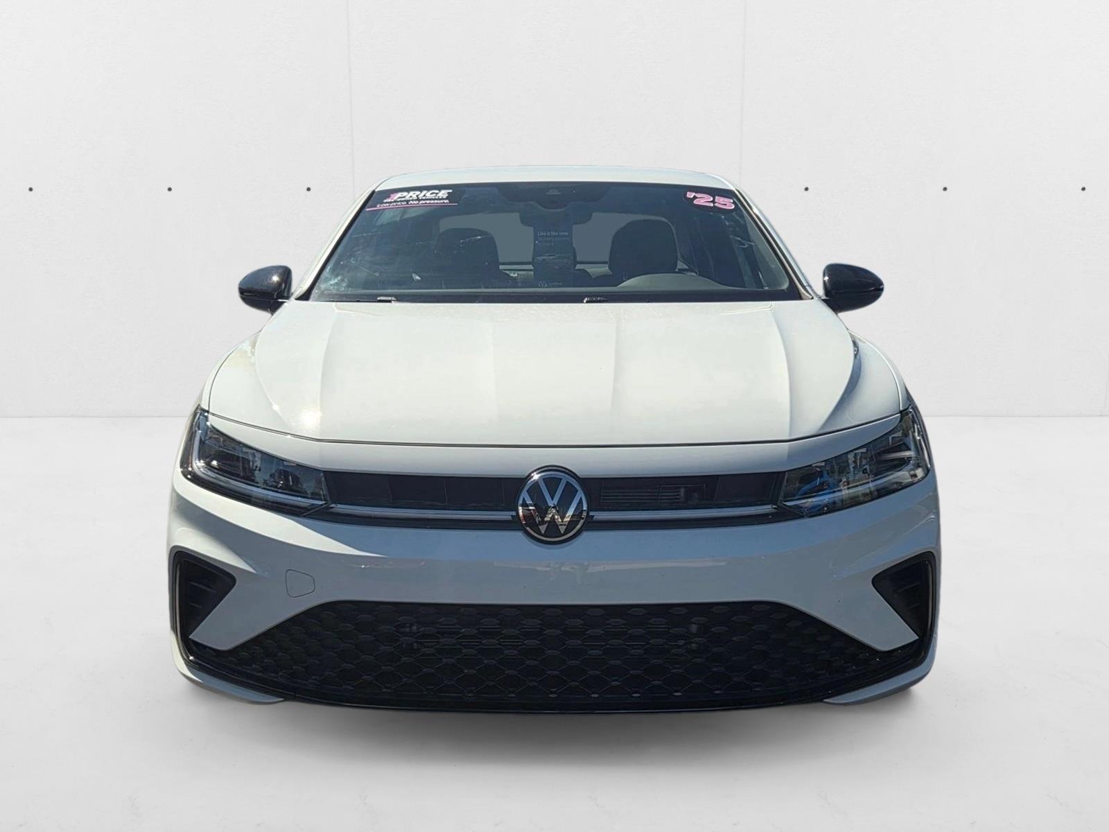 2025 Volkswagen Jetta 1.5T Sport photo 2