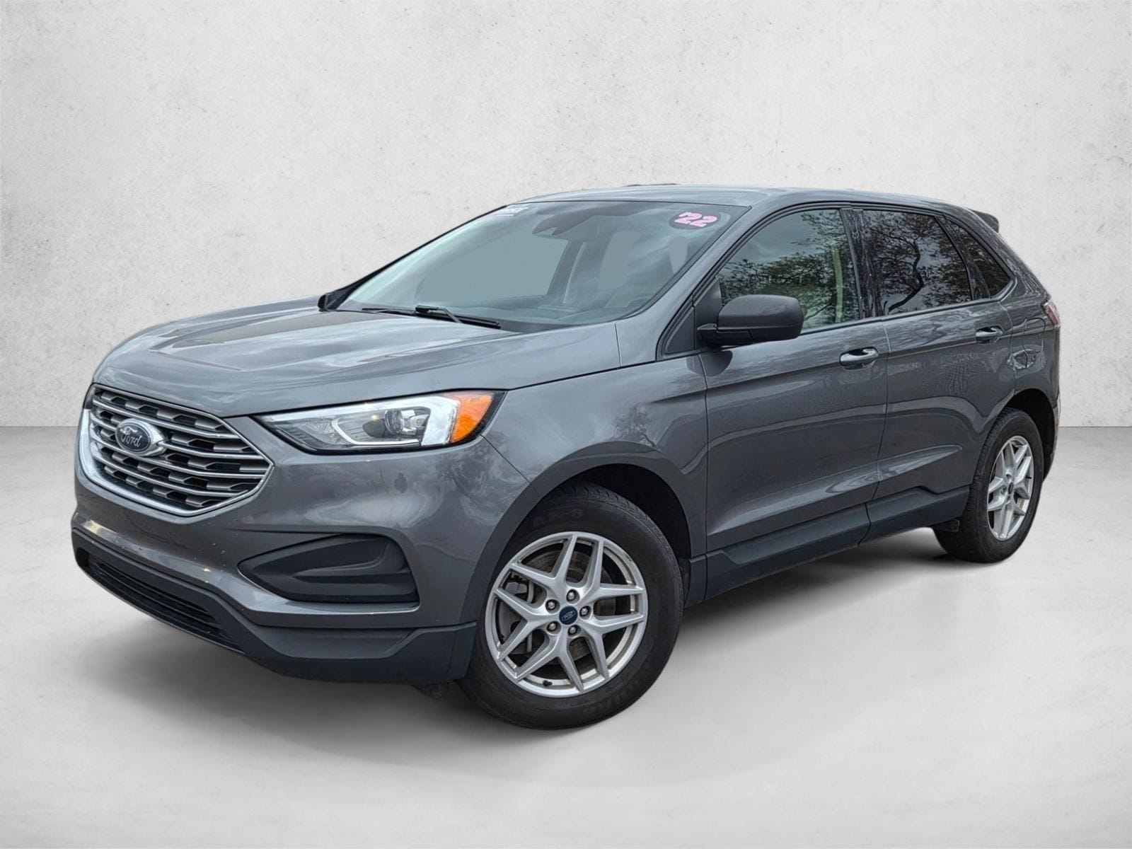 2022 Ford Edge SE's photo