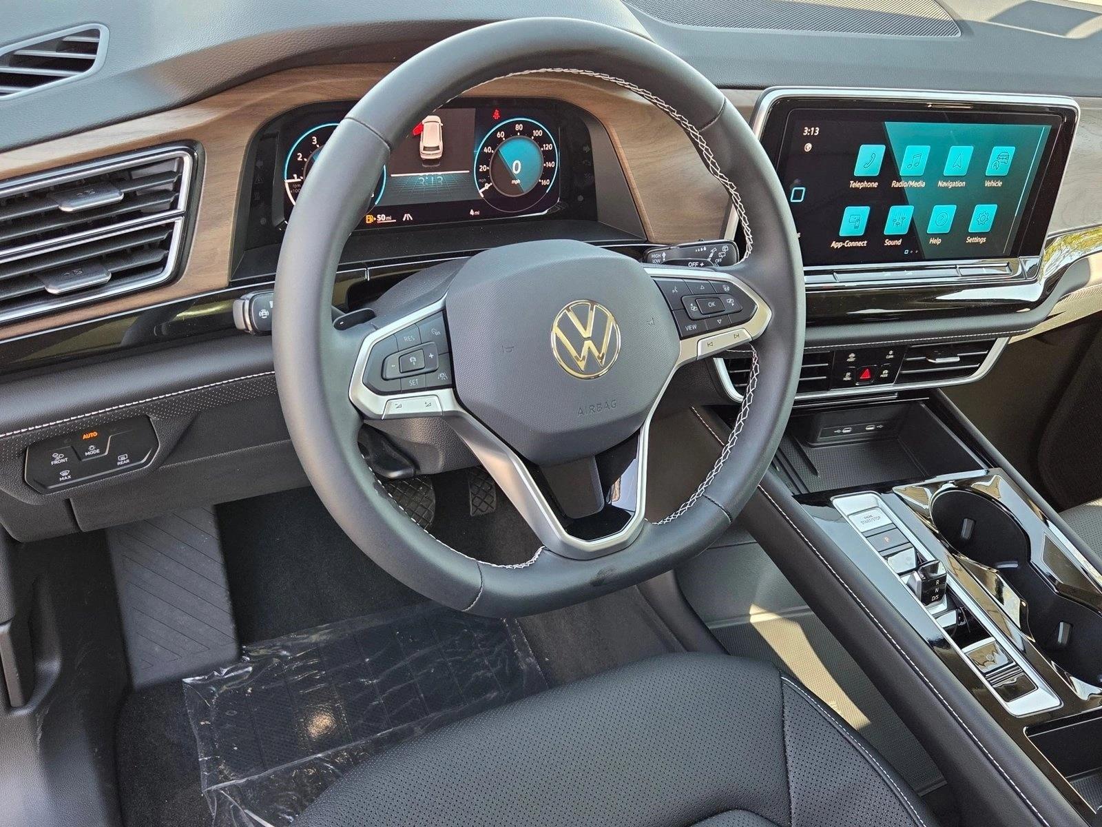 2026 Volkswagen Atlas SE w/Tech - Photo 3