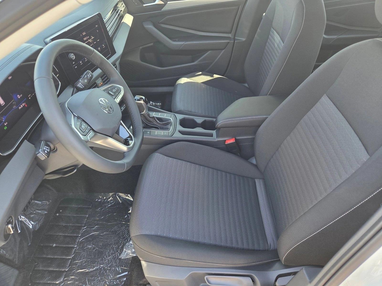 2025 Volkswagen Jetta 1.5T S photo 4