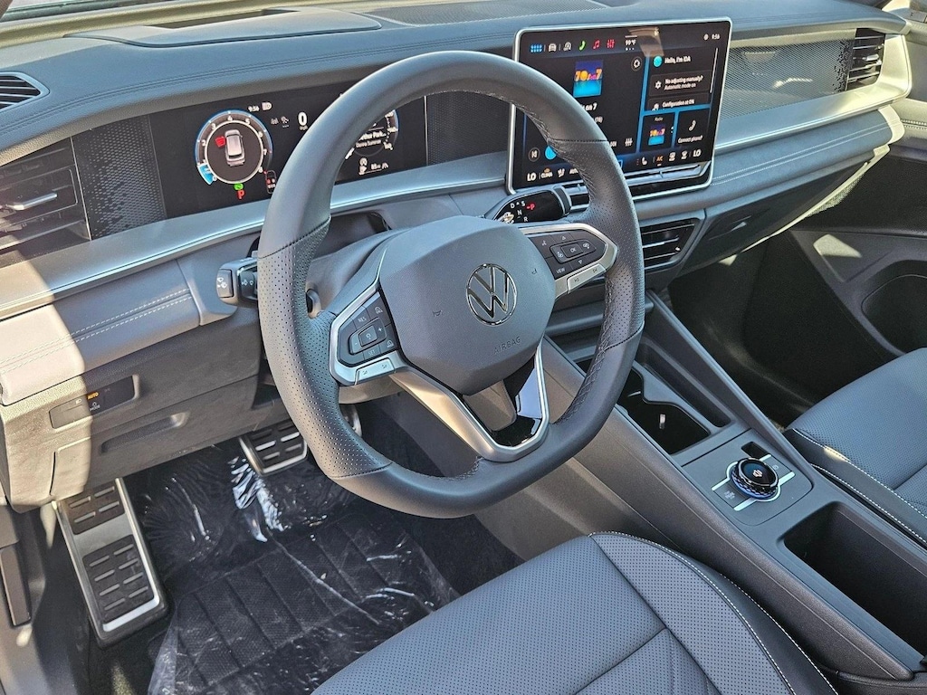 New 2026 Volkswagen Tiguan 2.0T SE R-Line Black SUV
