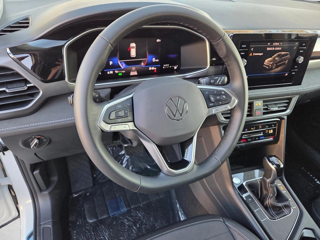 New 2026 Volkswagen Taos 1.5T SE Black SUV