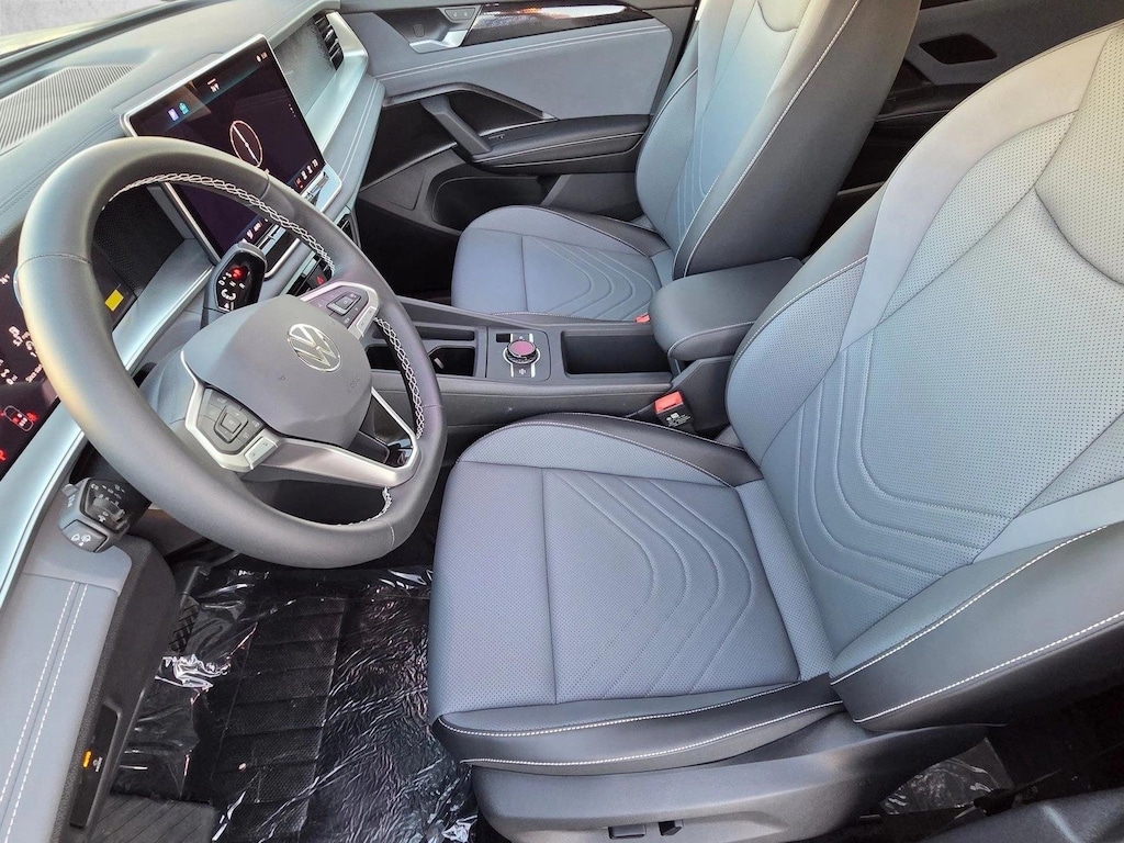 New 2026 Volkswagen Tiguan 2.0T SE SUV