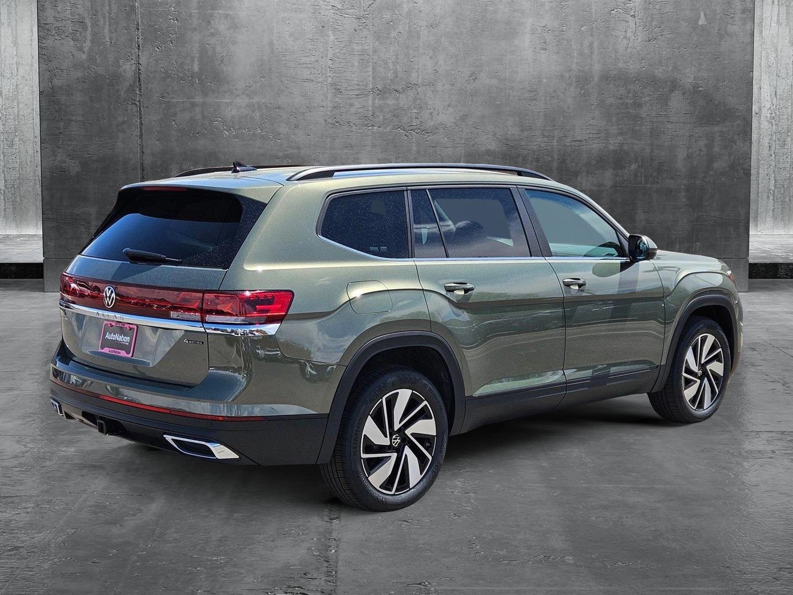 2025 Volkswagen Atlas SE Technology photo 2