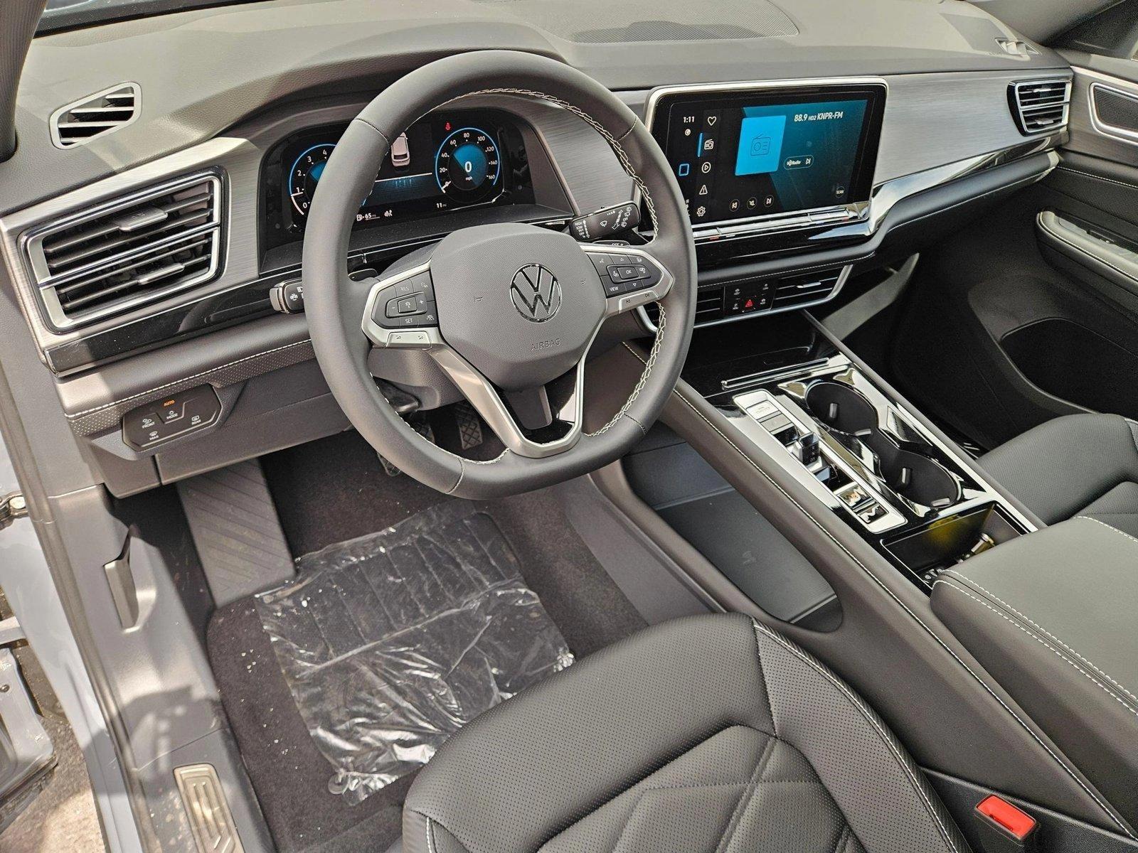 2025 Volkswagen Atlas Cross Sport SE Technology photo 3
