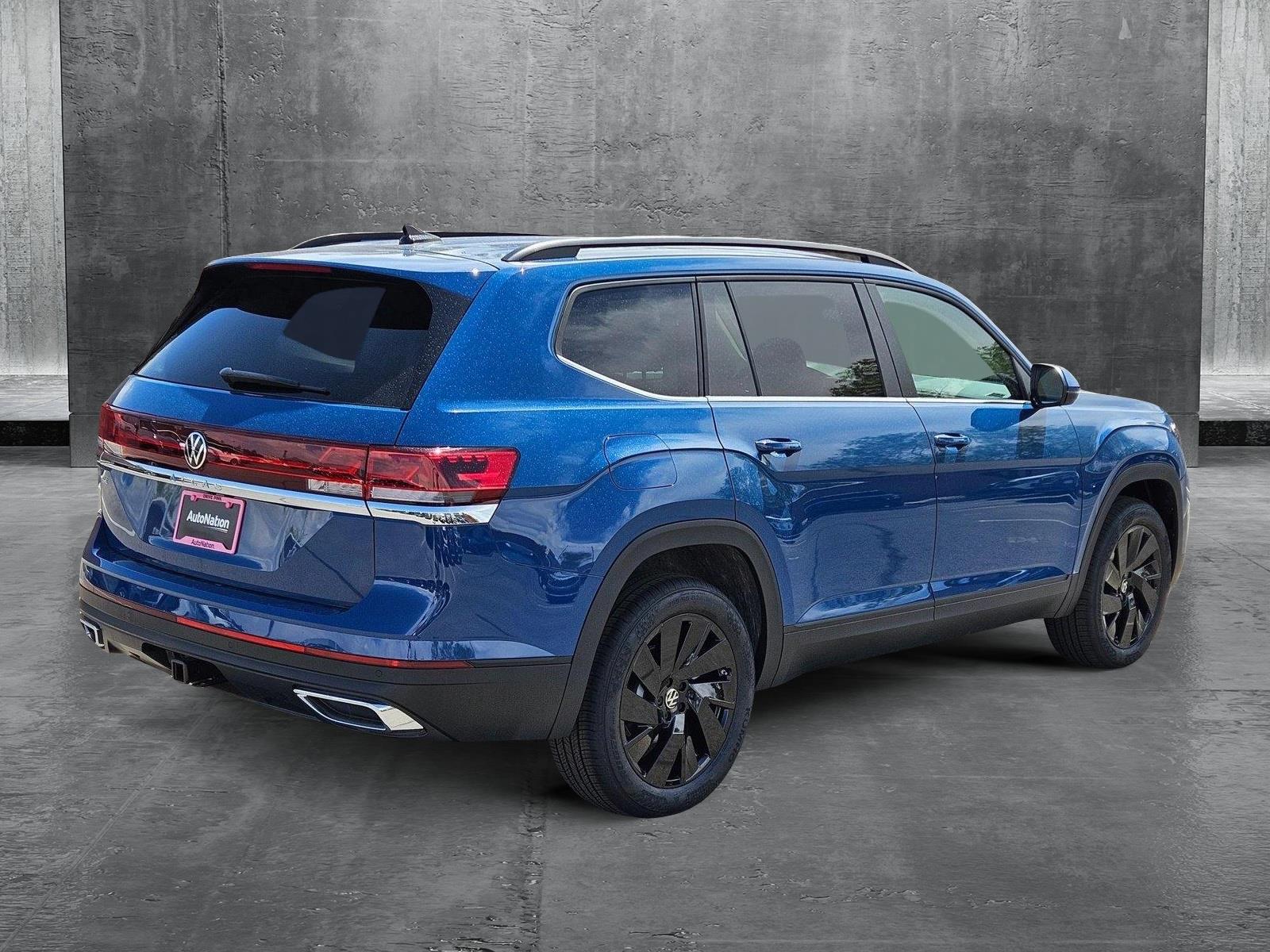 2025 Volkswagen Atlas SE Technology photo 2