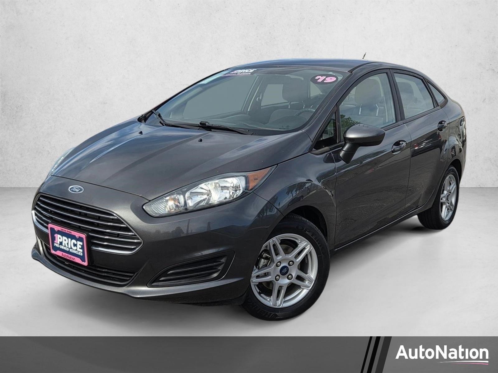 2019 Ford Fiesta SE Sedan's photo