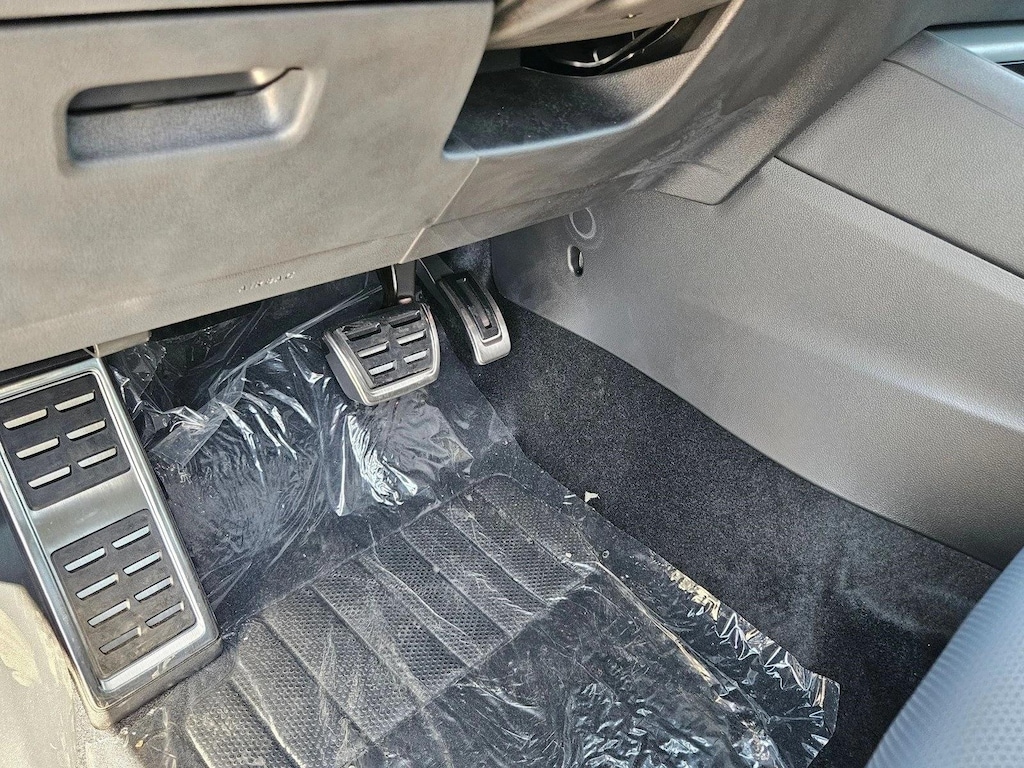 New 2026 Volkswagen Tiguan SE R-Line Black SUV