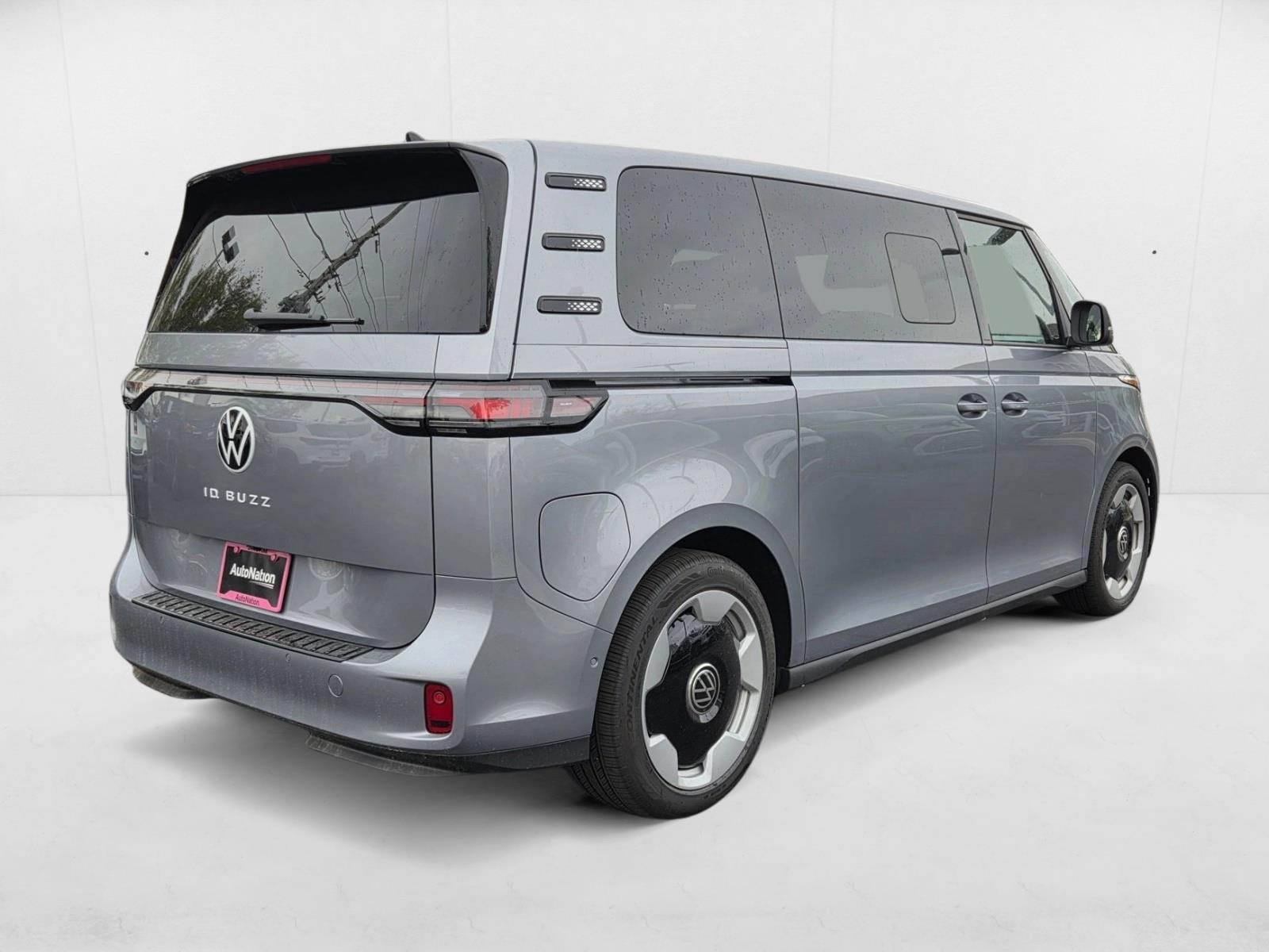 2025 Volkswagen ID. Buzz Pro S photo 2