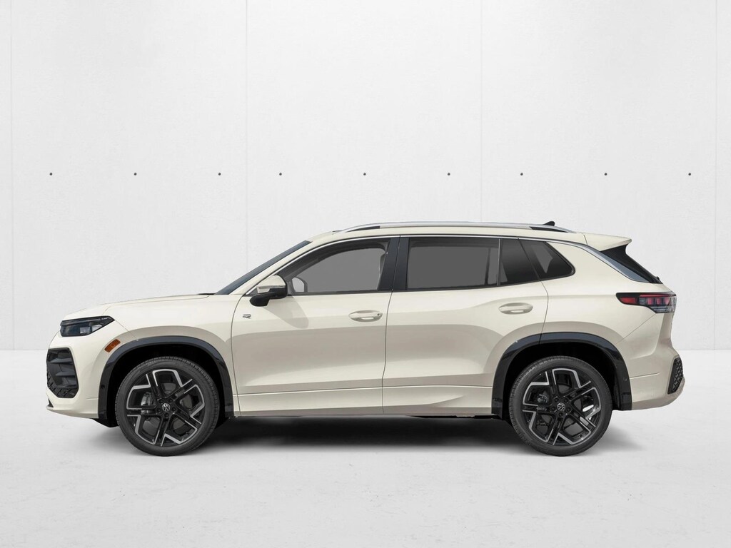New 2026 Volkswagen Tiguan SEL R-Line Turbo SUV