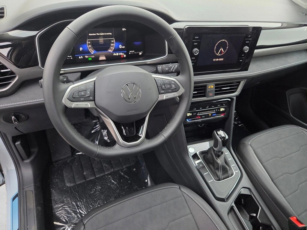 New 2026 Volkswagen Taos 1.5T SE Black SUV