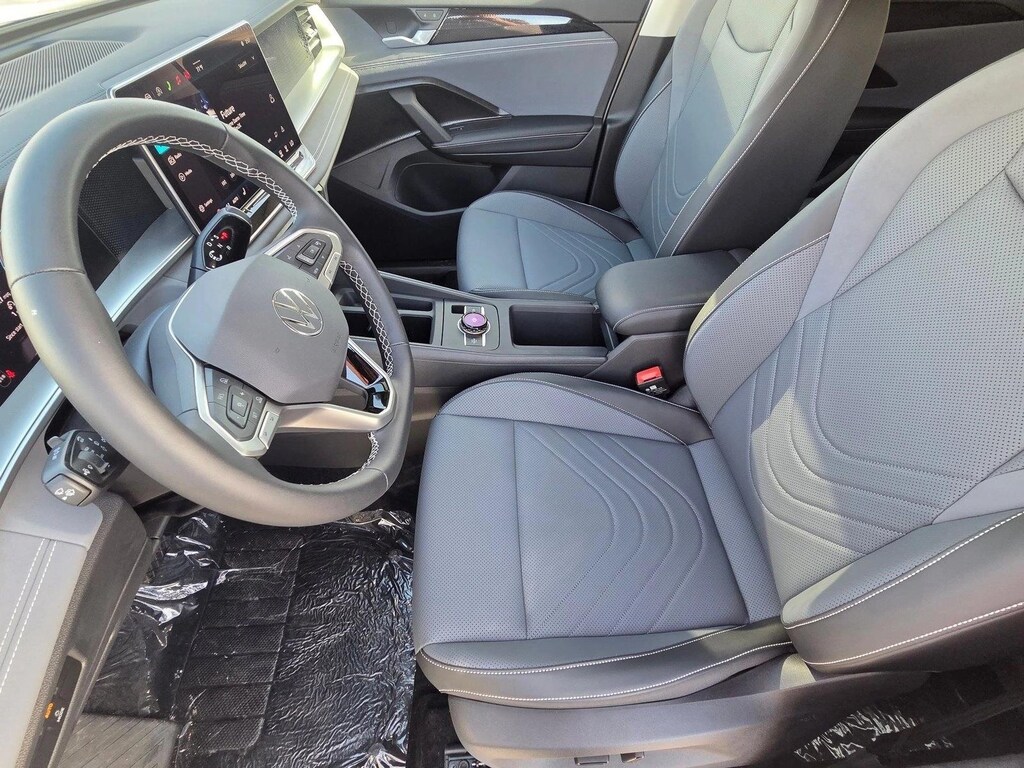 New 2026 Volkswagen Tiguan 2.0T SE SUV